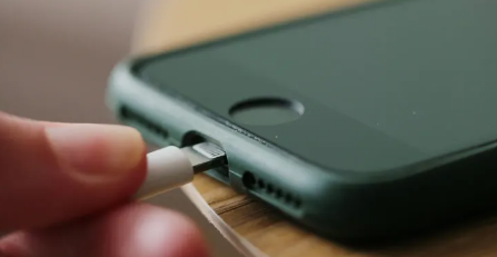 아이폰 배터리 빨리 닳을 때 해결하는 방법 6가지