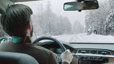 겨울철 안전운전 요령 총정리 눈길 사고를 줄이는 현실적인 운전 습관